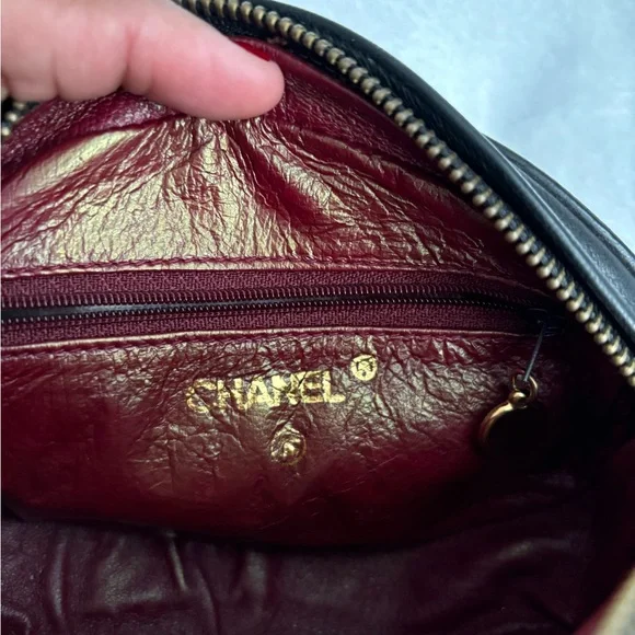Vintage Chanel Crossbody Bag - Picture 3 of 7